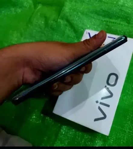 Vivo Y17