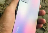 Vivo V21