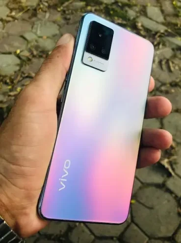 Vivo V21